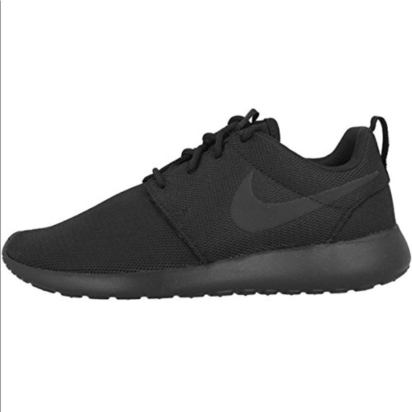 Nike Shoes - Women’s Nike Roshes Black